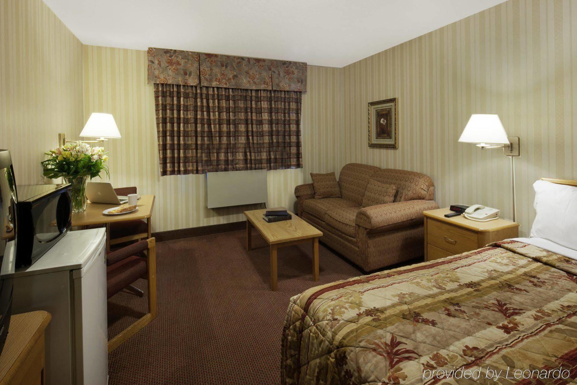 Canadas Best Value Inn-Richmond Hill Room photo