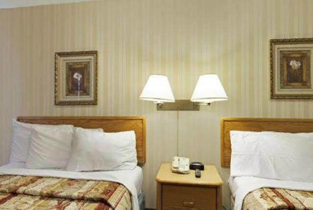 Canadas Best Value Inn-Richmond Hill Exterior photo
