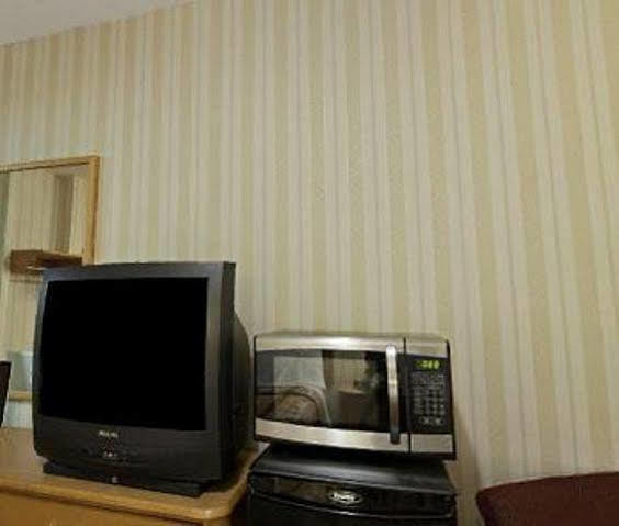 Canadas Best Value Inn-Richmond Hill Exterior photo